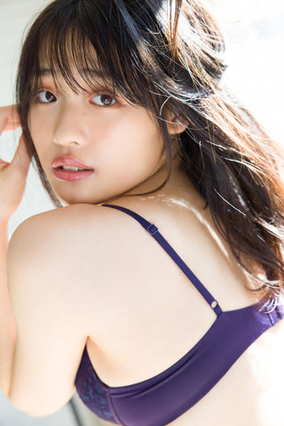 石田桃香 もも色の陽射し